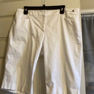 New York & Co white stretch Bermuda shorts